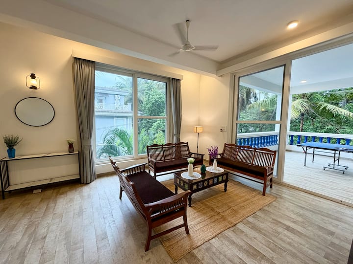 Living room 2 image 2