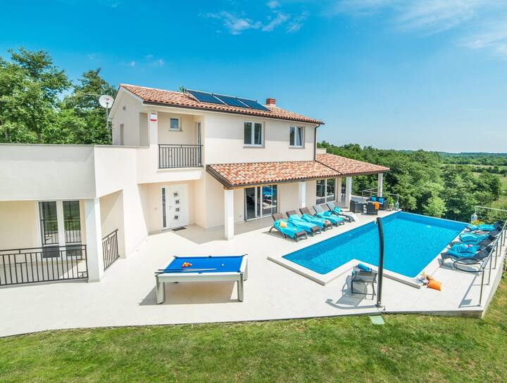 Modern Property With Nice Pool - Istrie