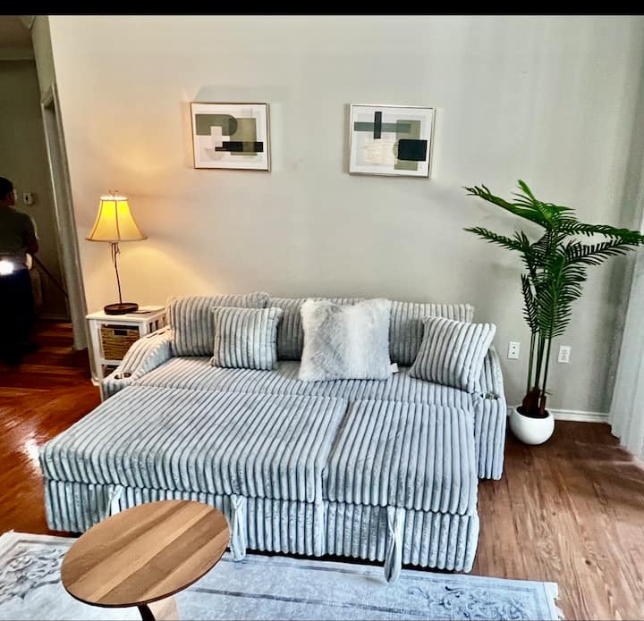 Las Colinas Creek (Sleeps 4 In A Cozy Home) - Irving, TX