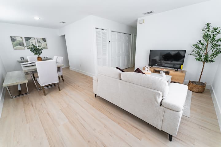 2br Cozy Home Near Coral Gables W/ Parking - Coral Gables, FL