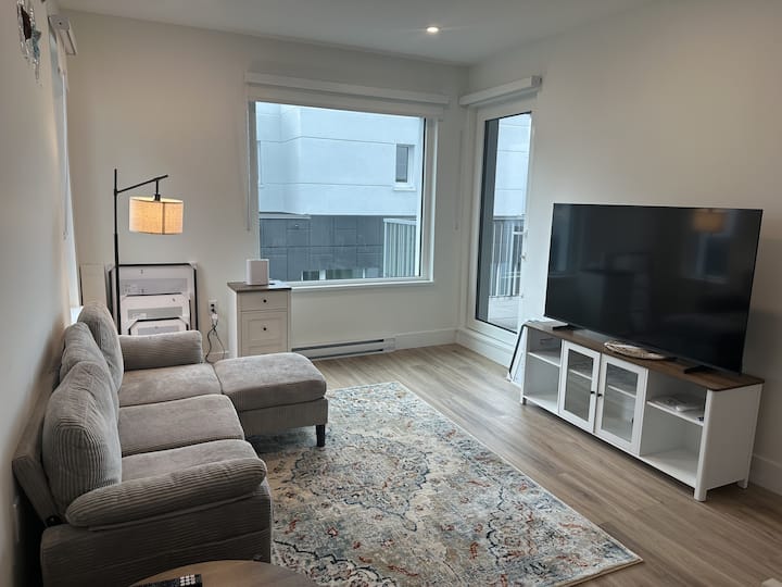 Brand New Luxury 2b2b + Ac | Near Skytrain - Richmond, Canadá