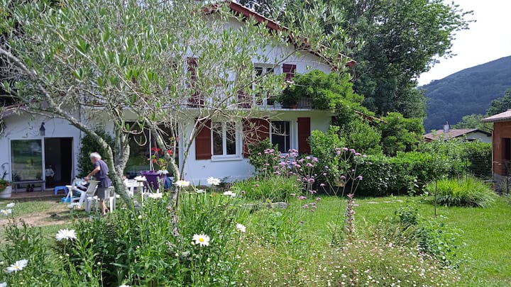 Maison Au Pied De La Rhune Logement 6 Personnes - Sare