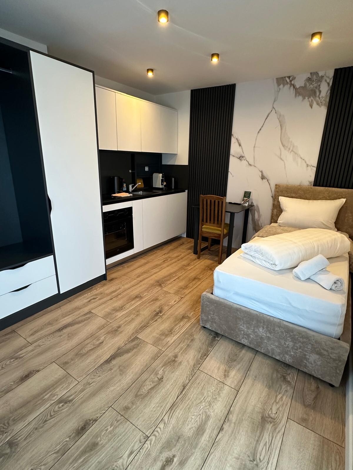 Apartment with bathroom with shower