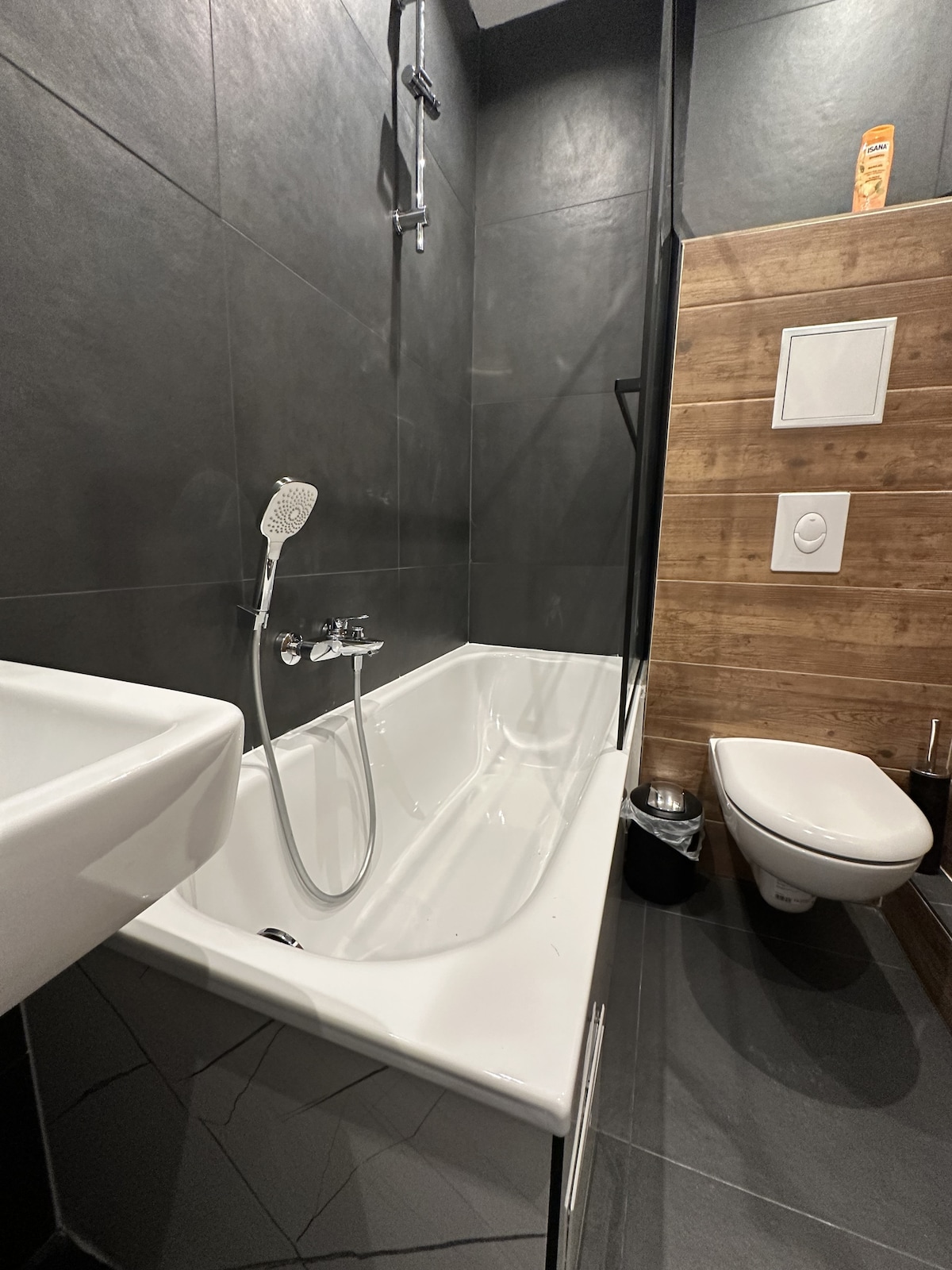 Apartment with bathroom with shower