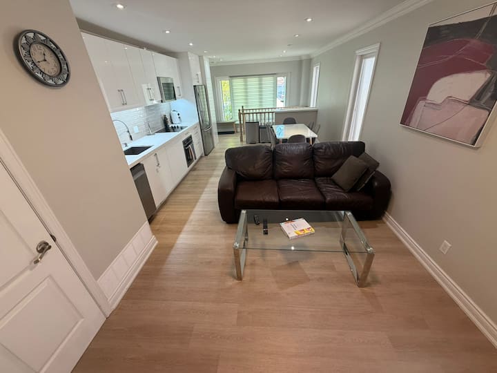 Renovated Guest House • Beverly Glen •Thornhill - Vaughan