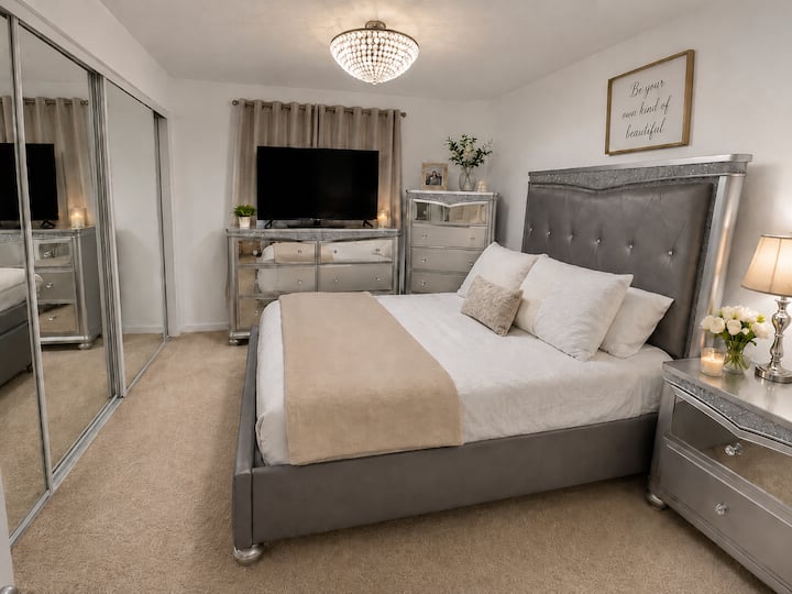 Ocean View Luxury Condo On Pch Steps To The Sand - Huntington Beach