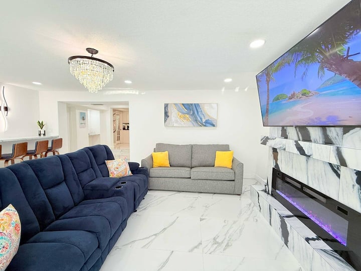 Private Pool | Arcade Game Room | Outdoor Dining - Fort Lauderdale