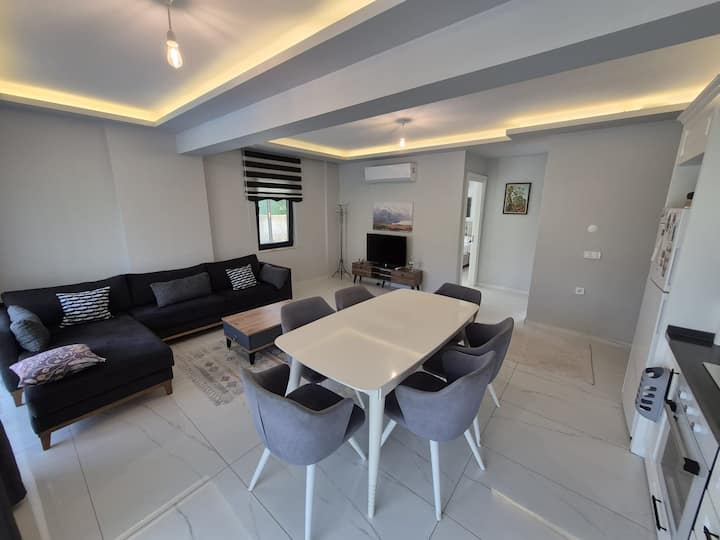 İNlice'de 3+1 Havuzlu Villa, Plaja 1 Km Göcek 5 Km - Göcek