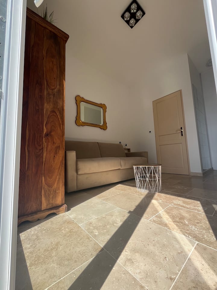 Une Belle Chambre Dans Une Villa Avec Vue Mer - Cannes