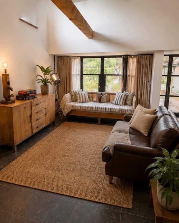 The Guest House Retreat | Work, Walk & Unwind - ステイング
