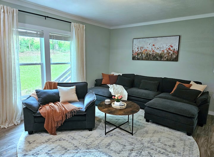 Modern Country Retreat - Knoxville, TN