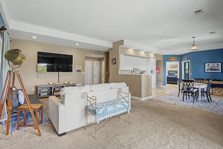 Luxury Mountain View Retreat In Castle Pines - Highlands Ranch, CO