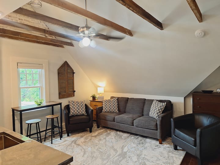 1856 Gisel Springs #5 - Dubuque, IA