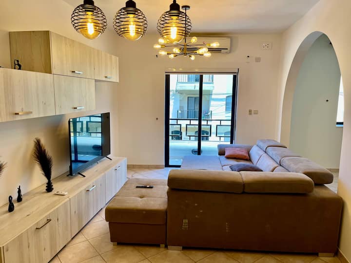 Swieqi House | 3br, Outdoor Space, Near Paceville - Malta