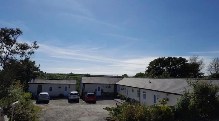Cosy Cornish Cottage Near Bude Beaches With Garden - Bude
