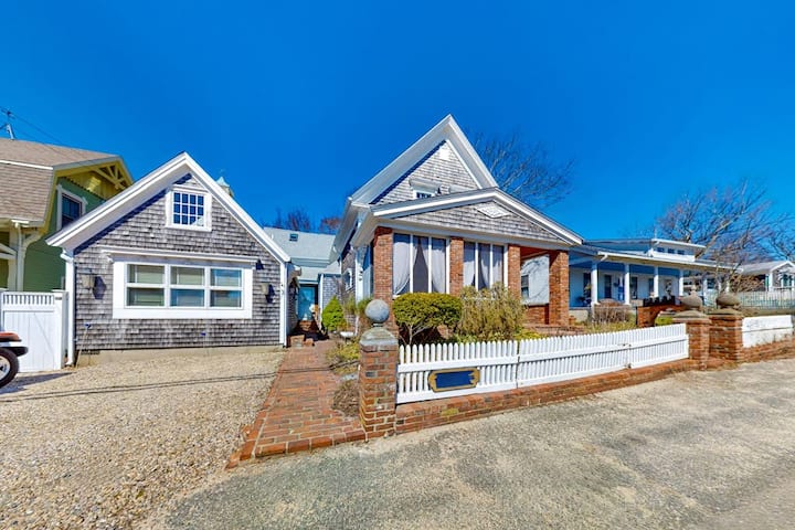Sunlit Downtown Studio: Fast Wifi & Prime Location - Provincetown, MA