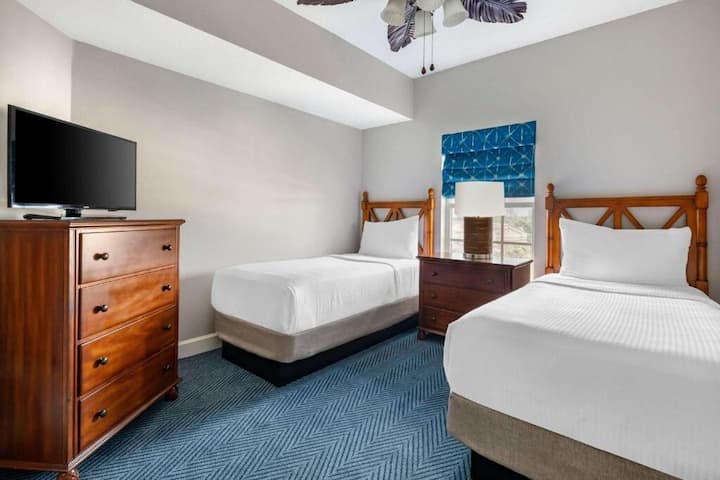 2 Three-bedroom Suites | Mini-golf & Kiddie Slide - Orlando