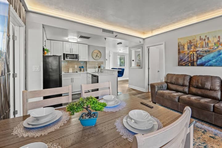2br Suite Near Universal Pool & Gym Access - Orlando