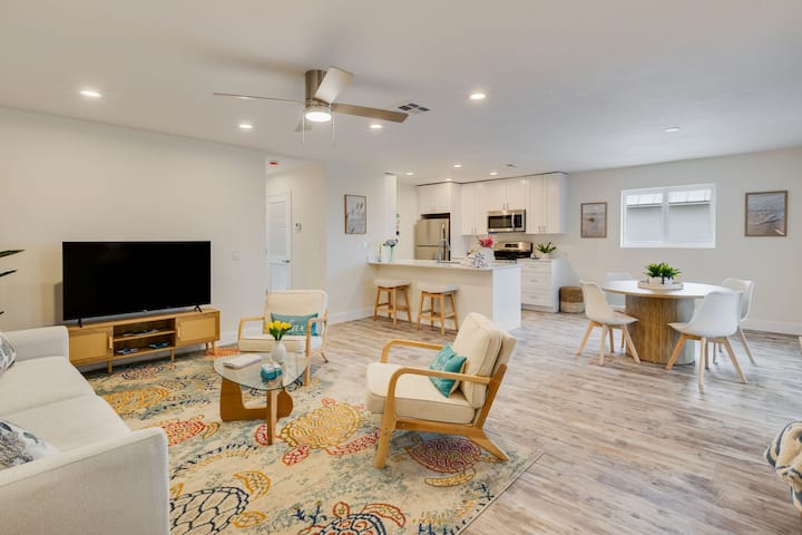 Sanibel Arms A8 Gorgeous Residence Steps To Beach - Lighthouse Beach Park