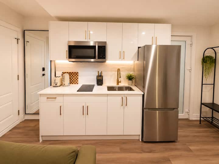 Newly Renovated Studio Apartment - Niagara Falls! - Niagara Falls