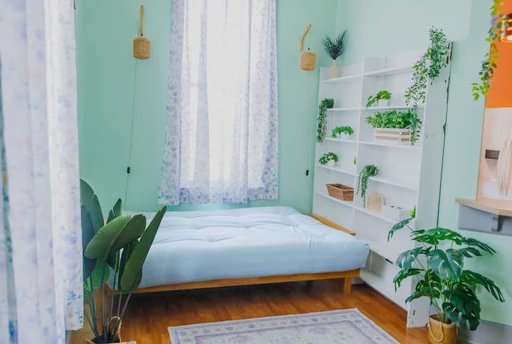 Cozy Garden-themed Stay | King Bed | Downtown - Bedford, IN