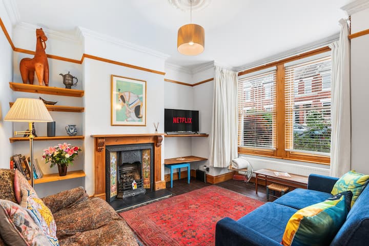 Daphne House | By My Getaways - Hove