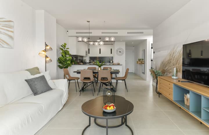 The Coastal Canvas | Modern Oasis With Sea Views - Fuengirola