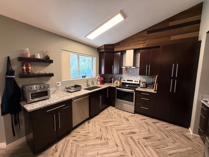 Modern Farm House In Glendale, Az - グレンデール, AZ