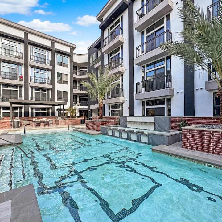 Luxury Living In Midtown - Houston, TX