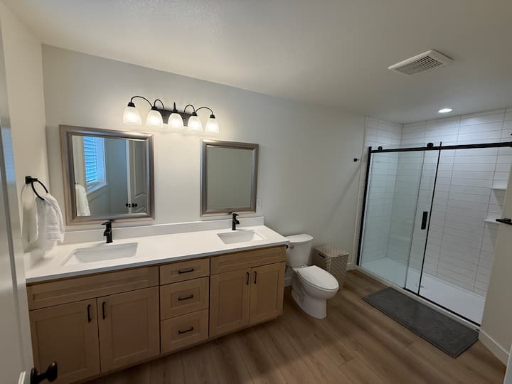 New Salem Oregon Home Near Downtown - Salem, OR