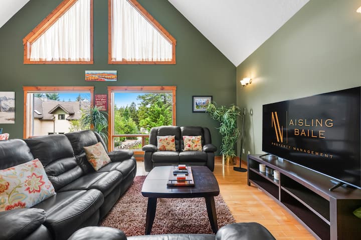 Camp Vatcher | Fire Pit | Hot Springs | Yard | Ac - Fairmont Hot Springs, BC