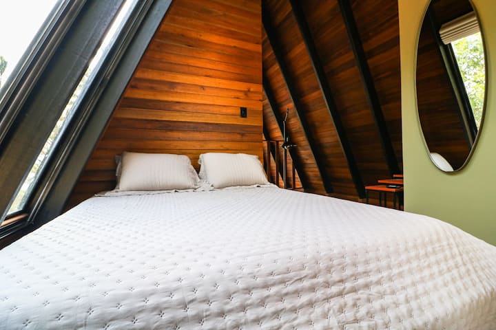 Primeiro quarto com cama king