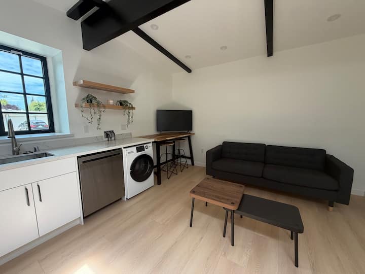 New Palo Alto Studio | High Speed Wifi | Pets | Ac - Los Altos, CA