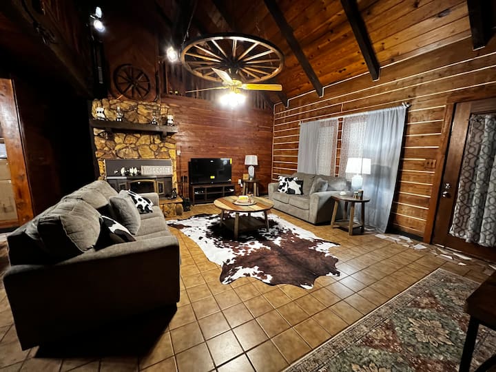 Rustic Cabin On The Lake - Anacoco Lake, LA