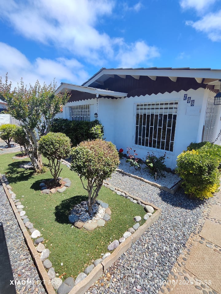 Casa Algarrobo
Independiente, Sector Residencial - El Quisco