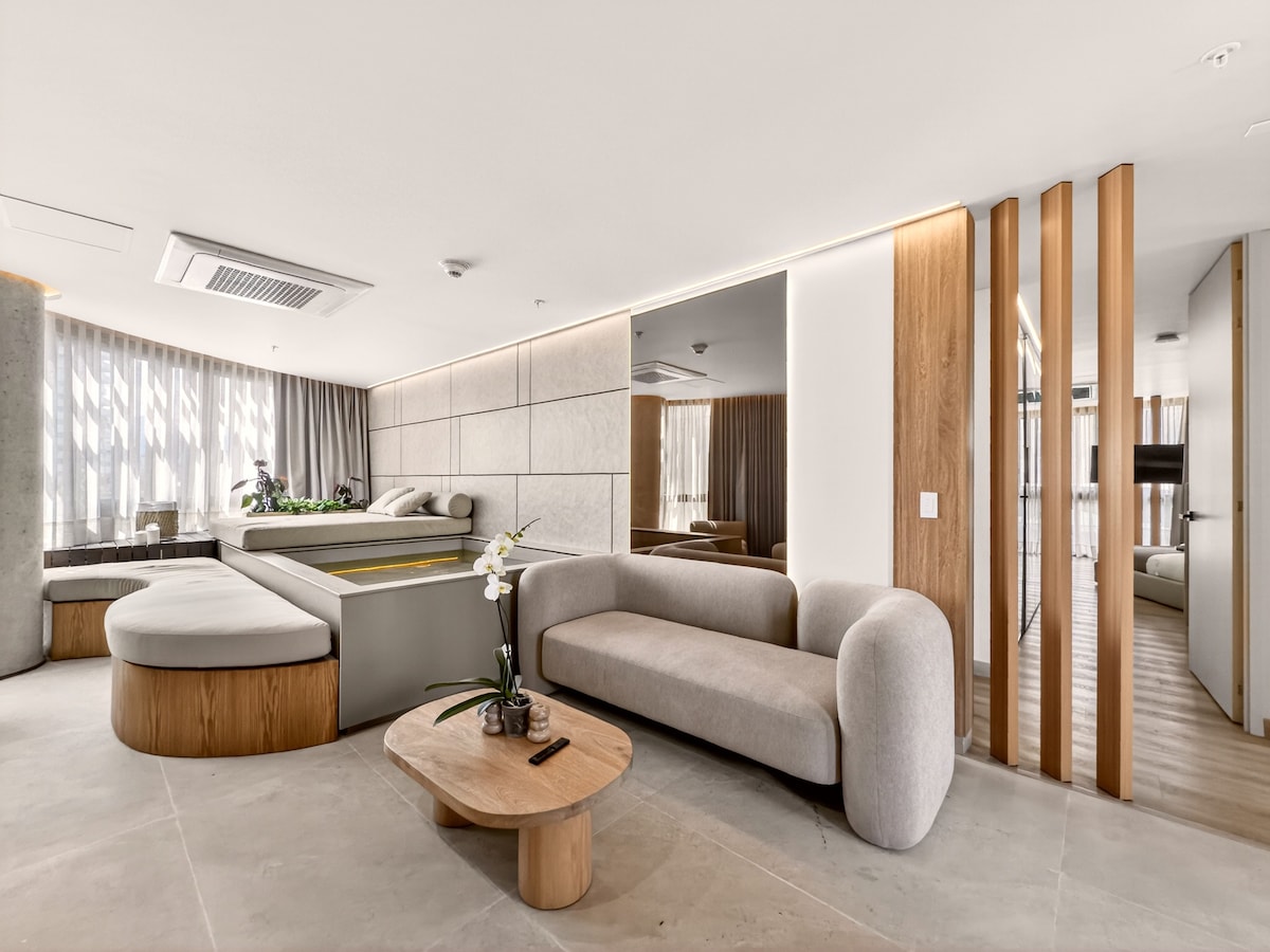 Apartment with Private Jacuzzi in Provenza — photo 5