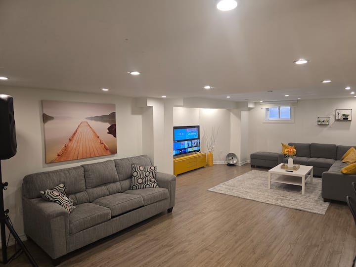 Large Two-bedroom Basement Apartment In Millpond - Vaughan
