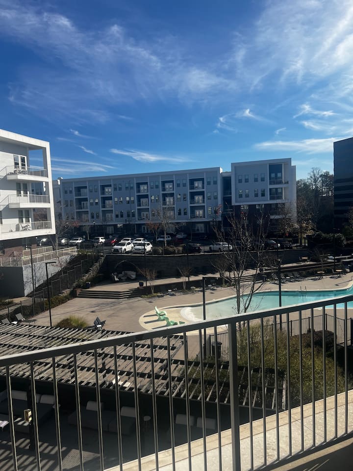 Stylish-1 Br Getaway For Couples - Roswell, GA