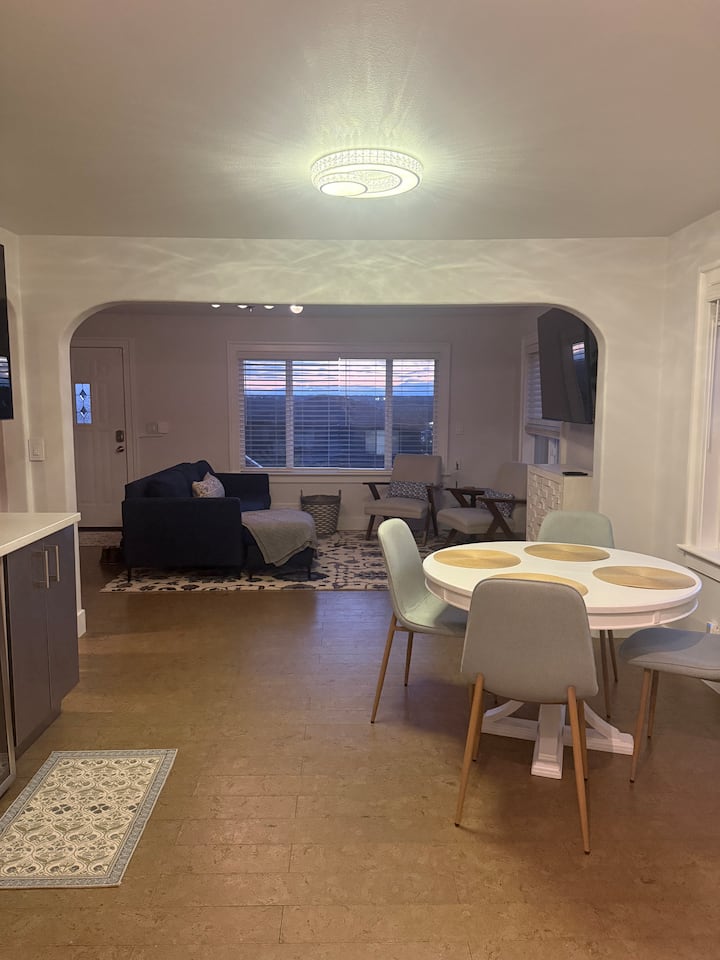 The Hill House - Main Level - レントン, WA