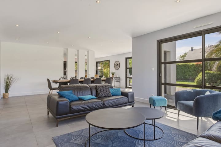 Maison Moderne Avec Piscine Et Jacuzzi Pour 9 Pers - Franceville-Plage