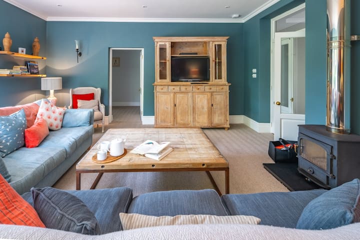 Scriveners | Blakeney | Sleeps 12 | Pet Friendly | - Holt