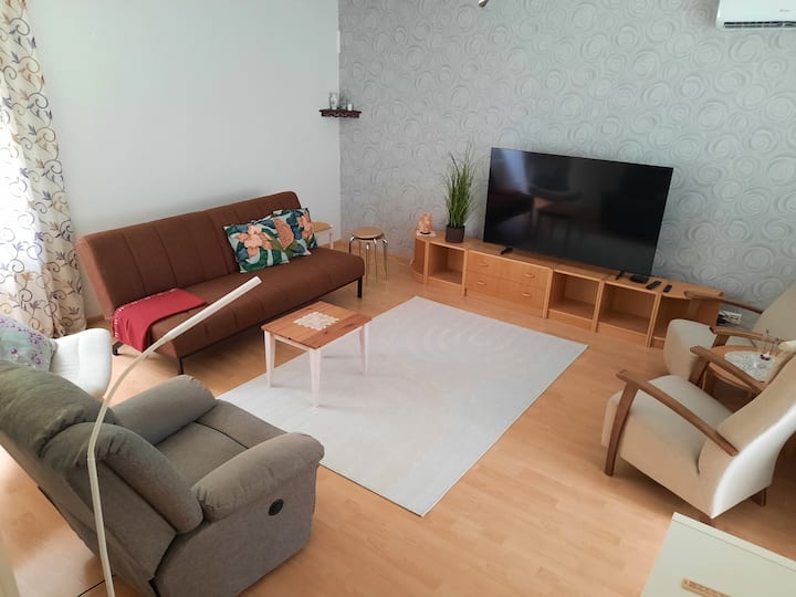 Valoisa, Tilava Kolmio Ilomantsin Keskustassa - Ilomantsi