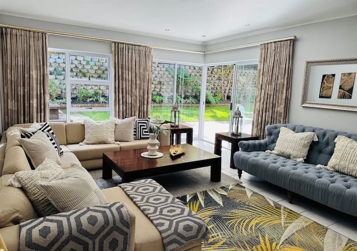 Bright And Sunny Family Home - Hermanus Heights - Hermanus