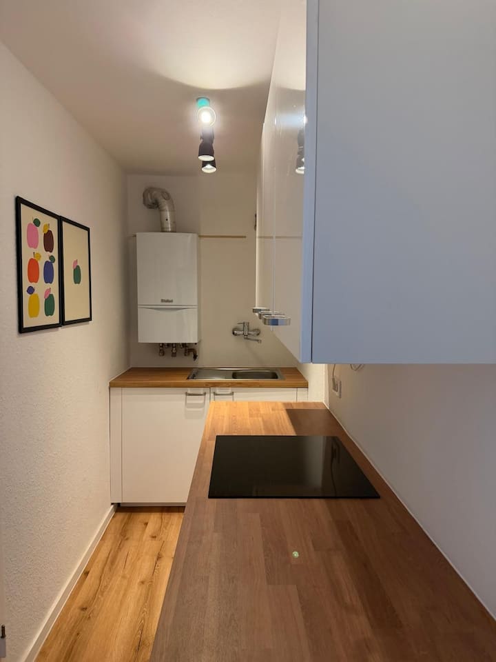 Modern Room In Derendorf District - Düsseldorf