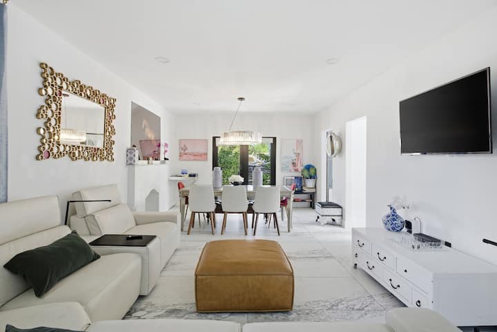 Villa Miami - 3/2 Home- Min To The Beach & Wynwood - Miami, FL