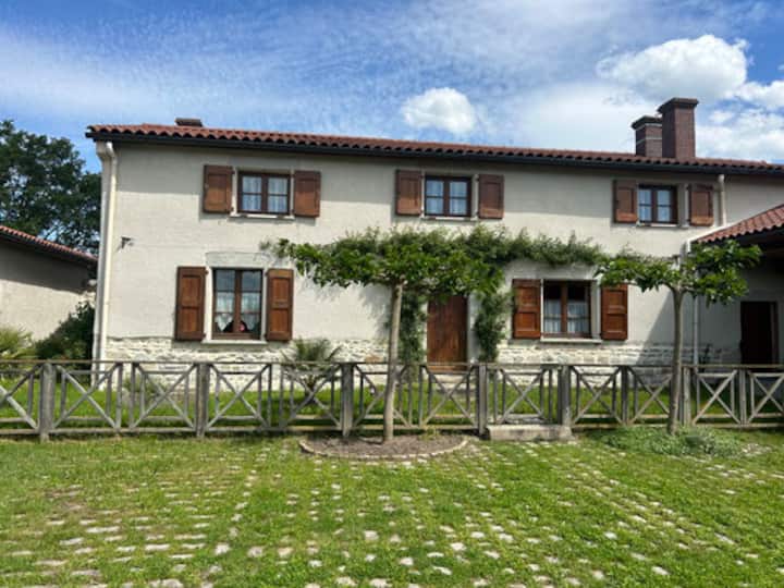 Grand Gîte Chaleureux Au Cœur Du Forez - Montbrison