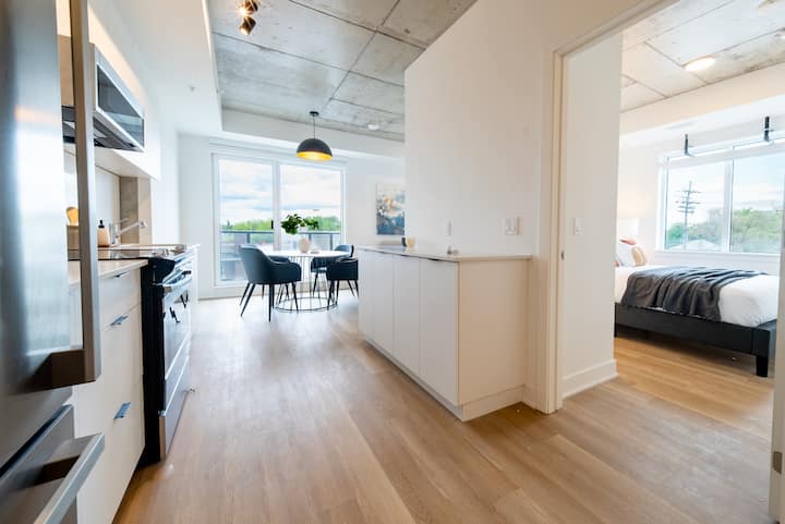 Carlton West Spacious Condo | 2br - Ottawa