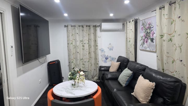 A Private Self-contained Studio. - Blacktown