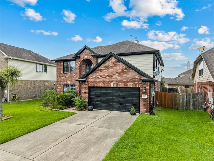 Modern Home, Central To Numerous Activities! - Texas City, TX