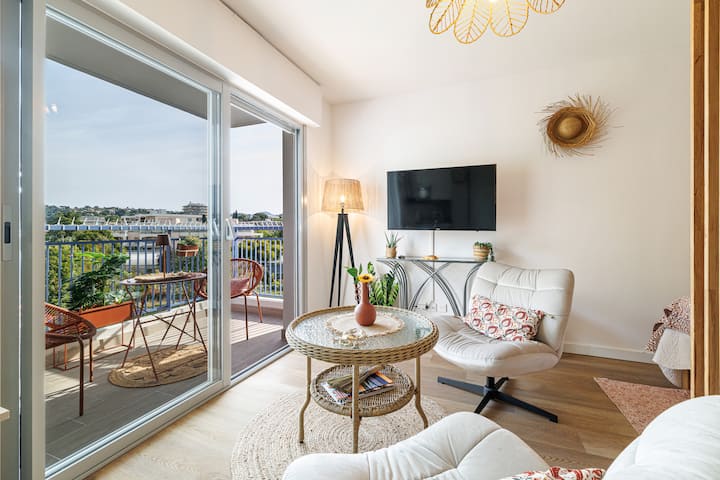 Superbe Studio  Terrasse  Parking  Plage 5 Min - Cagnes-sur-Mer